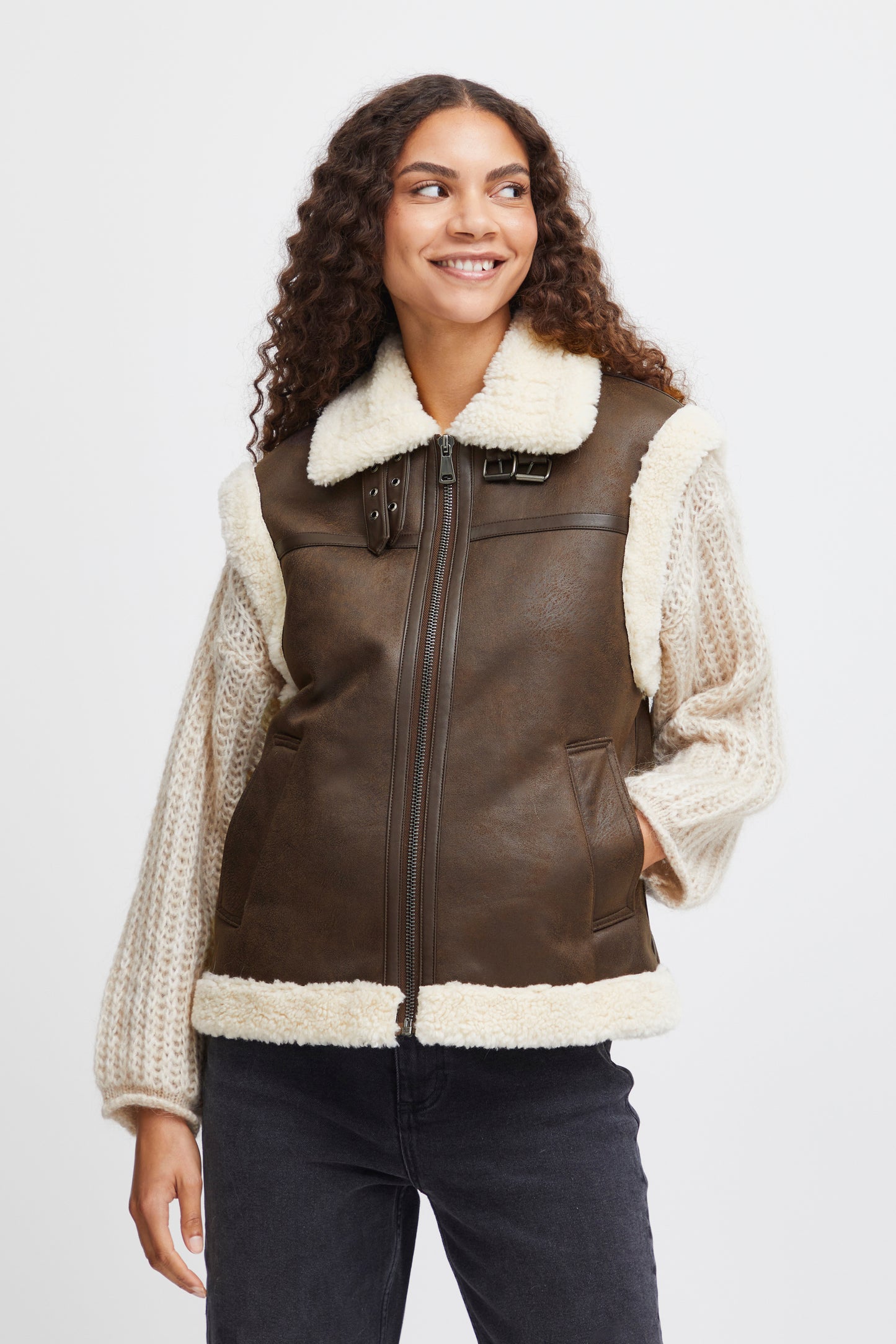 Manteau sans manches B.Young