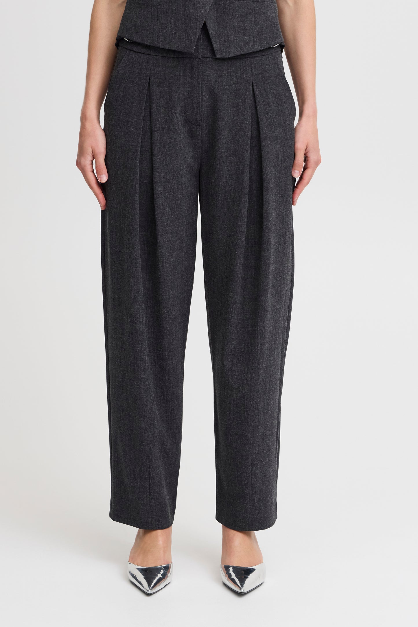 Pantalon ceinturé B.Young